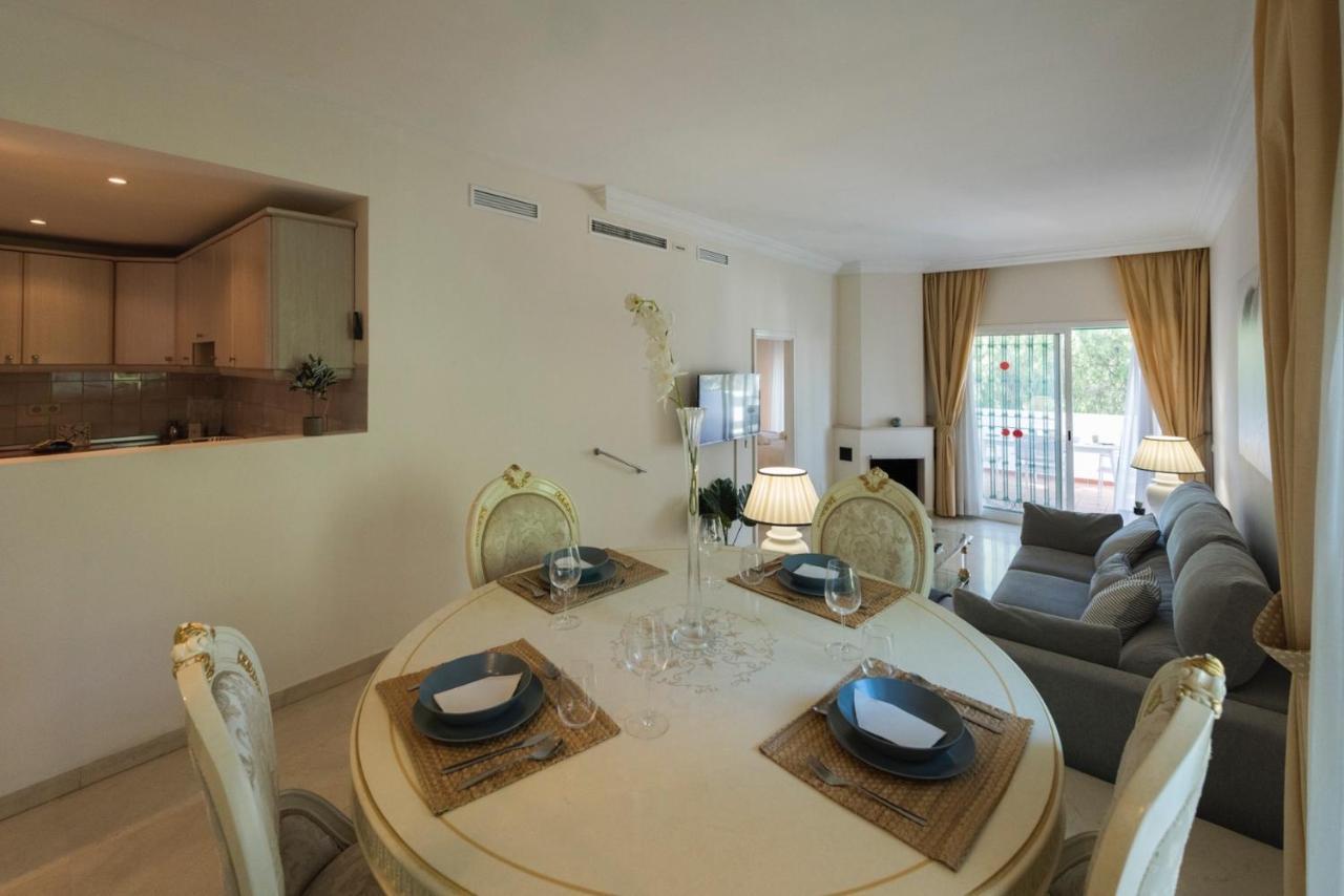 Apartment Spacious Flat With Pool In *