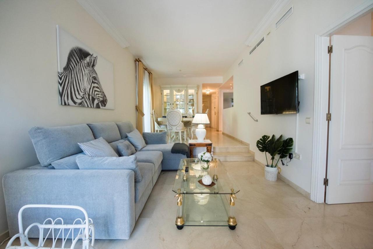 Spacious Flat With Pool In *